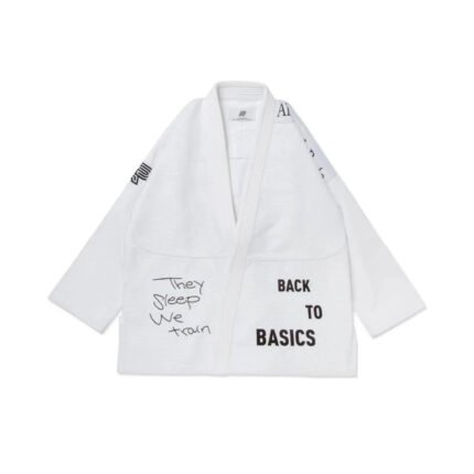 Albino & Preto TSWT BJJ Gi with embroidered logo, displayed on a white background, featuring 450 GSM pearl weave fabric and reinforced stitching for jiu-jitsu.