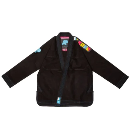 Course Of Action Bjj Albino and Preto Batch 52 Gi in white showing the premium weave fabric and custom embroidery.