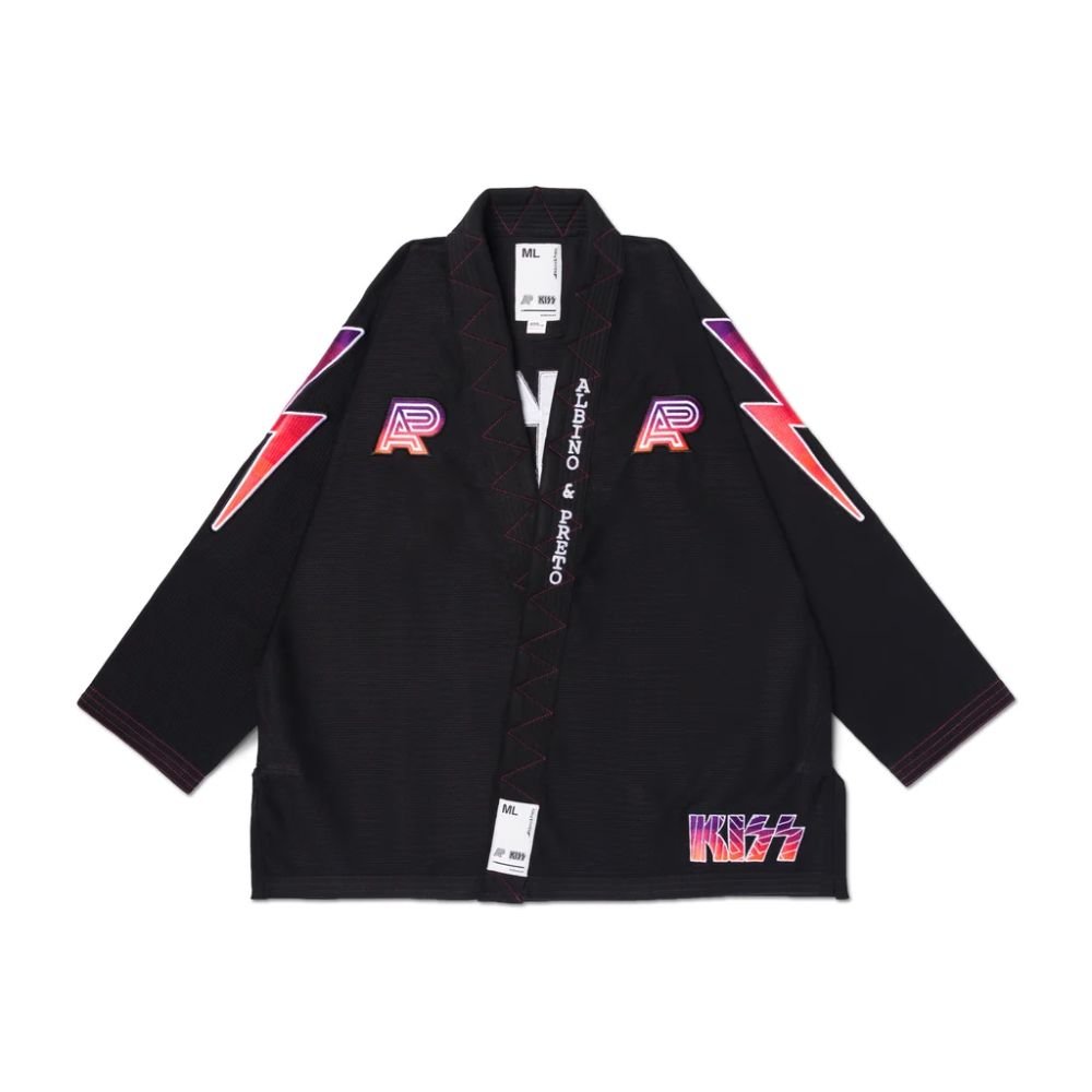 IBJJF BJJ Gi - Albino & Preto A&P x KISS Gi Black IBJJF BJJ Gi - Albino & Preto A&P x KISS Gi Black